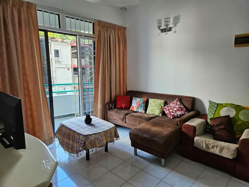 Pangsapuri untuk Disewa di Taman Jelutong - Danny Lim - Living Room - PropertyGuru.com.my