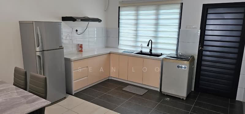 Townhouse for Rent in Bandar Sungai Long (Selangor) - Sean Loo - Kitchen - PropertyGuru.com.my