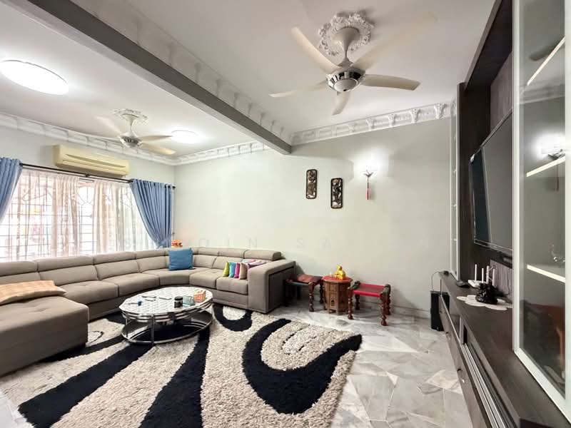 2-storey Terraced House for Sale in Bandar Kinrara Seksyen 1 (Bandar Kinrara) - Shiqin Saidin - Living Room - PropertyGuru.com.my