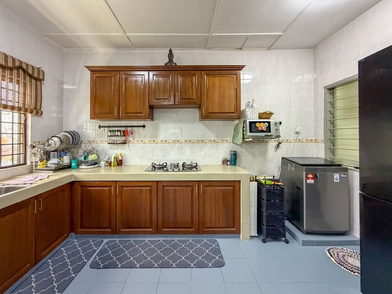 2-storey Terraced House for Sale in Bandar Kinrara Seksyen 1 (Bandar Kinrara) - Shiqin Saidin - Kitchen - PropertyGuru.com.my
