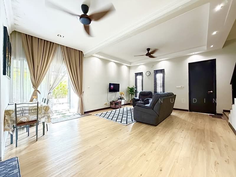 2-storey Terraced House for Sale in Puncak Alam (Selangor) - NORFADILAH ZAINUDDIN - Living Room - PropertyGuru.com.my