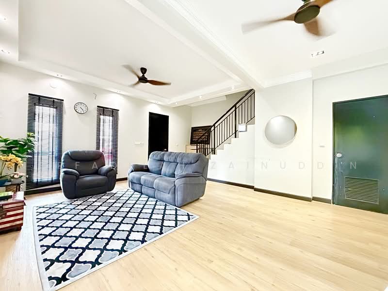 2-storey Terraced House for Sale in Puncak Alam (Selangor) - NORFADILAH ZAINUDDIN - Living Room - PropertyGuru.com.my