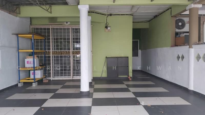 Rumah Teres 2-Tingkat untuk Dijual di Seksyen 8 (Bangi) - Gudrotullah Ikhwan - Exterior - PropertyGuru.com.my