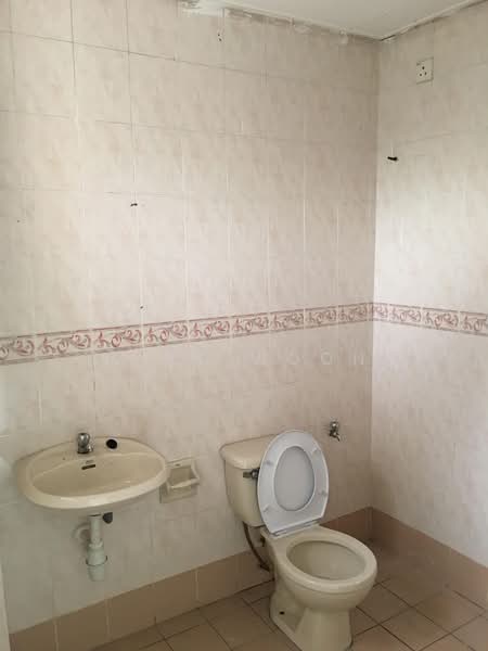 2-storey Terraced House for Sale in Desa Latania (Shah Alam) - MiKe Woon - Bathroom - PropertyGuru.com.my