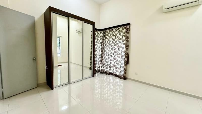 Bungalow House for Sale in Anjung Melati (Gombak) - Ahmad Muslim - Bedroom - PropertyGuru.com.my