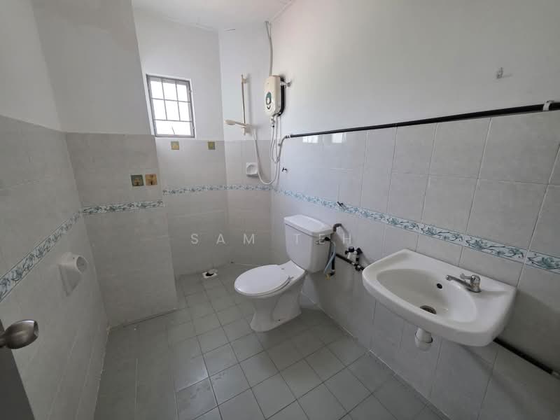 Terraced House for Sale in Bandar Puteri Klang (Klang) - Sam Teh - Bathroom - PropertyGuru.com.my