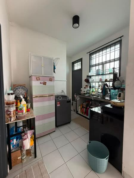Semi-Detached House for Sale in Taman Mutiara Rini (Skudai) - Siau Tong Ling - Kitchen - PropertyGuru.com.my