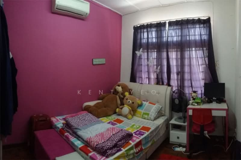Bungalow House for Sale in Kampung Melayu Sungai Sering (Ulu Kelang) - Kent Yeo - Bedroom - PropertyGuru.com.my