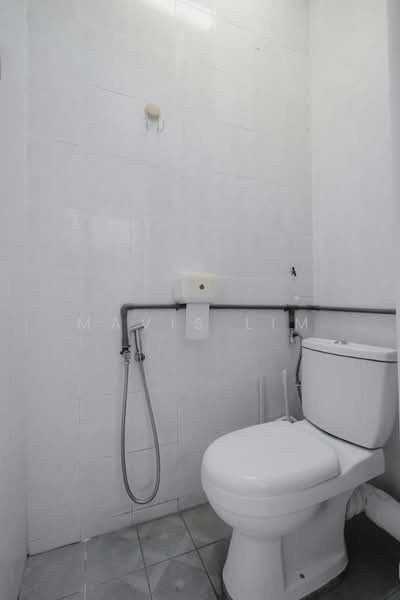 Rumah Flat untuk Dijual di Desa Mawar - Mavis Lim - Bathroom - PropertyGuru.com.my