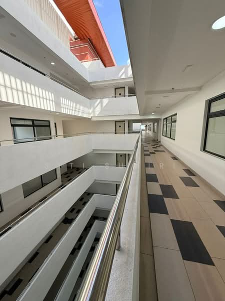 Office for Rent in Shah Alam (Selangor) - Siti Sumiri - Corridor - PropertyGuru.com.my