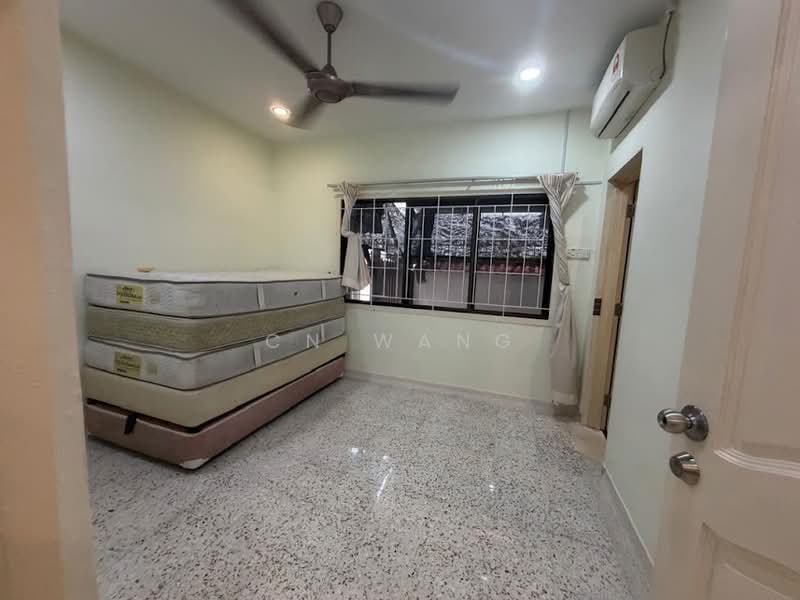 1-storey Terraced House for Rent in Taman Pelangi (Johor Bahru) - CN Wang - Bedroom - PropertyGuru.com.my