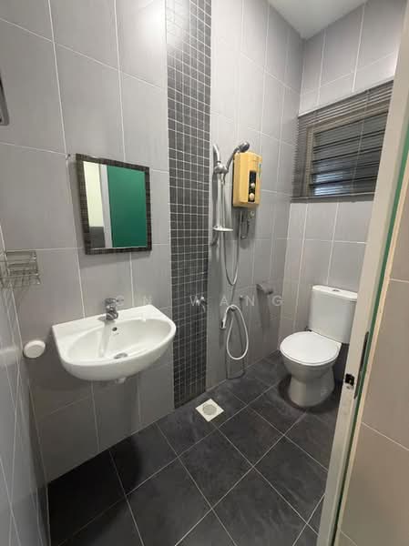 1-storey Terraced House for Rent in Taman Pelangi (Johor Bahru) - CN Wang - Bathroom - PropertyGuru.com.my