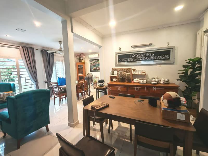 Bungalow House for Sale in SS1 (Petaling Jaya) - Shiqin Saidin - Living Room - PropertyGuru.com.my