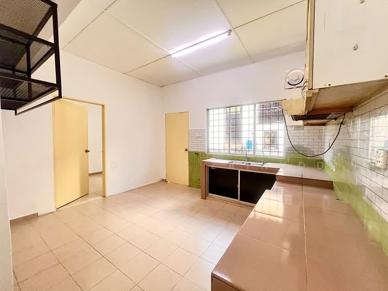 2-storey Terraced House for Sale in Usj 22 (Subang Jaya) - NORFADILAH ZAINUDDIN - Kitchen - PropertyGuru.com.my
