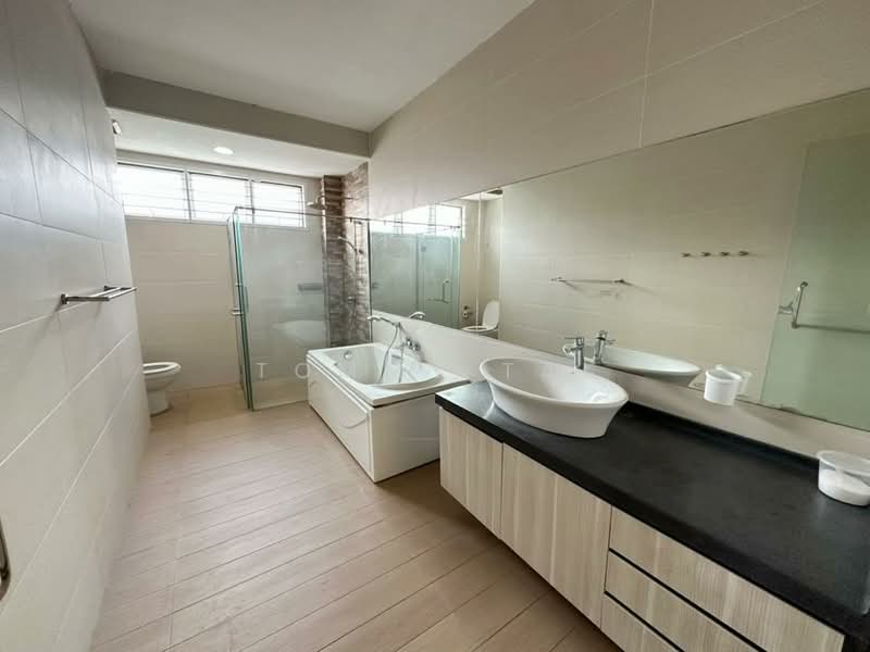 Rumah Berkembar untuk Disewa di Taman Pelangi (Johor Bahru) - Tommy Tai - Bathroom - PropertyGuru.com.my