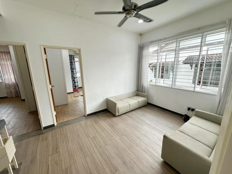 Rumah Berkembar untuk Disewa di Taman Pelangi (Johor Bahru) - Tommy Tai - Living Room - PropertyGuru.com.my