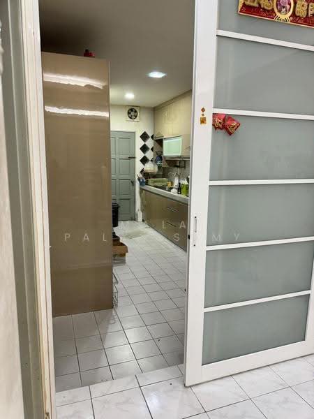 Rumah Teres 2-Tingkat untuk Dijual di Seksyen 32, Kemuning Green Ville (Shah Alam) - Mala Palanisamy - Kitchen - PropertyGuru.com.my