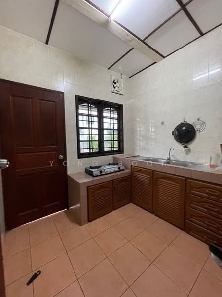 2-storey Terraced House for Rent in Kuching (Sarawak) - Yong Boon - Kitchen - PropertyGuru.com.my