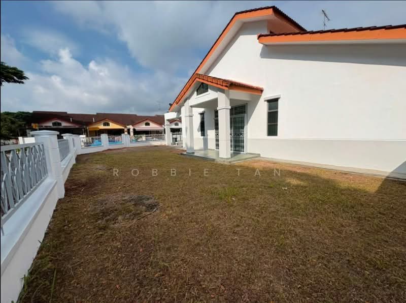 Rumah Teres 1-Tingkat untuk Dijual di Taman Puteri Wangsa (Ulu Tiram) - Robbie Tan - Exterior - PropertyGuru.com.my