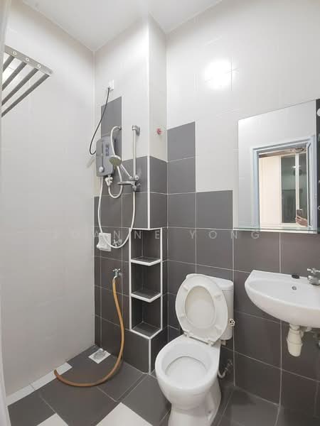 Rumah Teres 2-Tingkat untuk Disewa di Taman Setia Indah (Tebrau) - JOANNE YONG - Bathroom - PropertyGuru.com.my