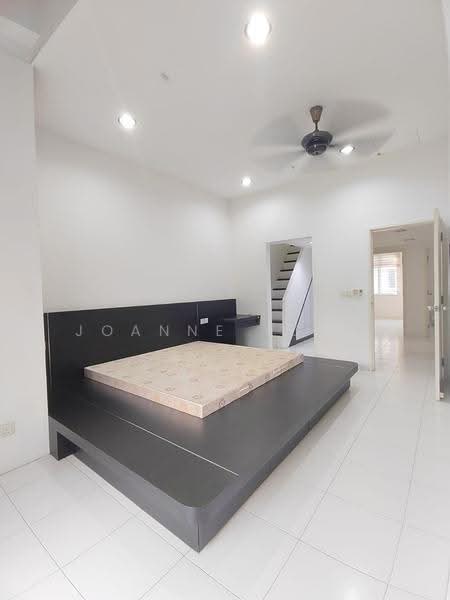 Rumah Teres 2-Tingkat untuk Disewa di Taman Setia Indah (Tebrau) - JOANNE YONG - Bedroom - PropertyGuru.com.my