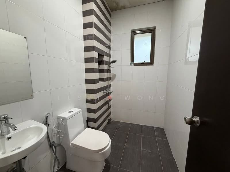 Semi-Detached House for Rent in Iskandar Puteri (Nusajaya) (Johor) - Leslie Wong - Bathroom - PropertyGuru.com.my