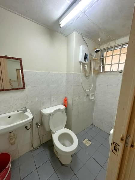 3-storey Terraced House for Sale in Taman Muda (Ampang) - Kent Yeo - Bathroom - PropertyGuru.com.my