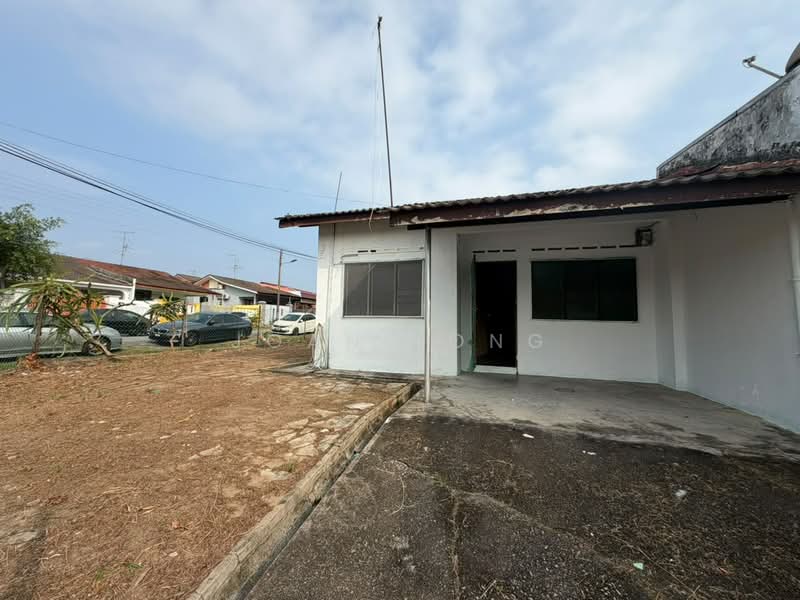 1-storey Terraced House for Sale in Taman Ungku Tun Aminah (Skudai) - Joan Tong - Exterior - PropertyGuru.com.my