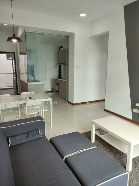 Kediaman Servis untuk Disewa di Crescent Bay Suites (Teluk Bayu) - JH Yap - Living Room - PropertyGuru.com.my
