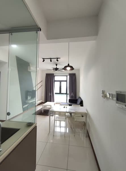 Kediaman Servis untuk Disewa di Crescent Bay Suites (Teluk Bayu) - JH Yap - Living Room - PropertyGuru.com.my