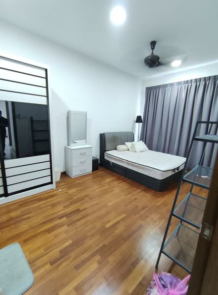 Kediaman Servis untuk Disewa di Crescent Bay Suites (Teluk Bayu) - JH Yap - Bedroom - PropertyGuru.com.my
