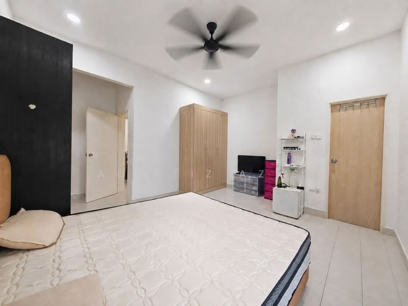 2-storey Terraced House for Sale in Taman Putera Indah (Batu Pahat) - ALHAFIZ AZIS - Bedroom - PropertyGuru.com.my