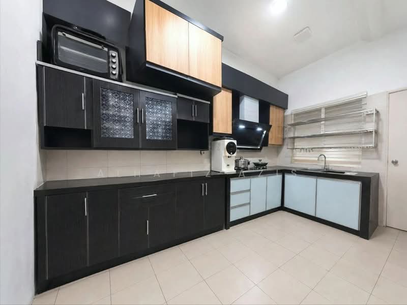 2-storey Terraced House for Sale in Taman Putera Indah (Batu Pahat) - ALHAFIZ AZIS - Kitchen - PropertyGuru.com.my