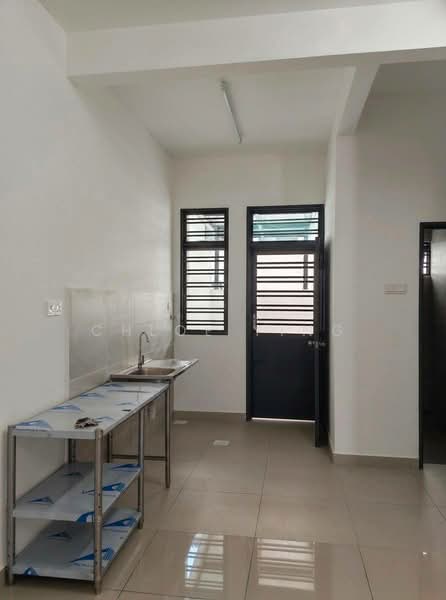 2-storey Terraced House for Rent in Johor Bahru (Johor) - Chloe Ying - Kitchen - PropertyGuru.com.my