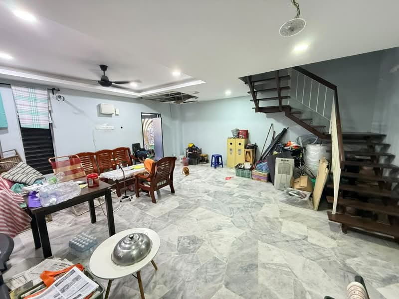 Rumah Teres 2-Tingkat untuk Dijual di Bukit Beruntung (Serendah) - Nicky Lai - Living Room - PropertyGuru.com.my