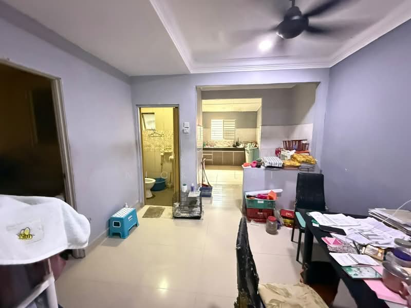 Rumah Teres 2-Tingkat untuk Dijual di Bukit Beruntung (Serendah) - Nicky Lai - Living Room - PropertyGuru.com.my