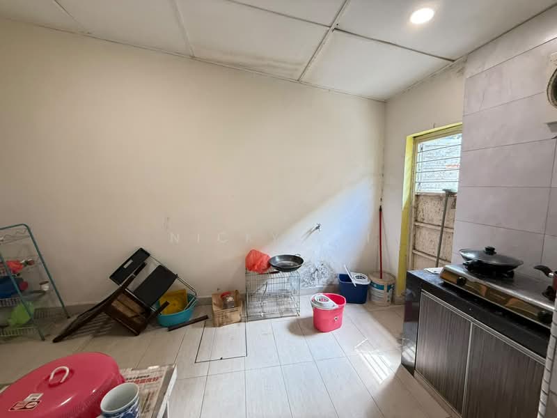 Rumah Teres 2-Tingkat untuk Dijual di Bukit Beruntung (Serendah) - Nicky Lai - Kitchen - PropertyGuru.com.my