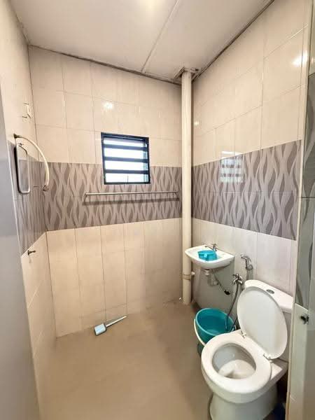 Rumah Teres 2-Tingkat untuk Dijual di Bukit Beruntung (Serendah) - Nicky Lai - Bathroom - PropertyGuru.com.my