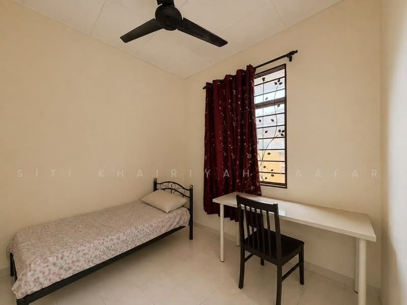Semi-Detached House for Sale in Bandar Baru Puncak Alam (Puncak Alam) - SITI KHAIRIYAH JAAFAR - Bedroom - PropertyGuru.com.my