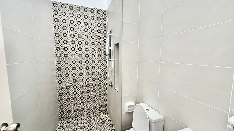 Rumah Berkembar untuk Dijual di Kuala Selangor (Selangor) - Muhammad Ridhwan Mohd Huzairi - Bathroom - PropertyGuru.com.my