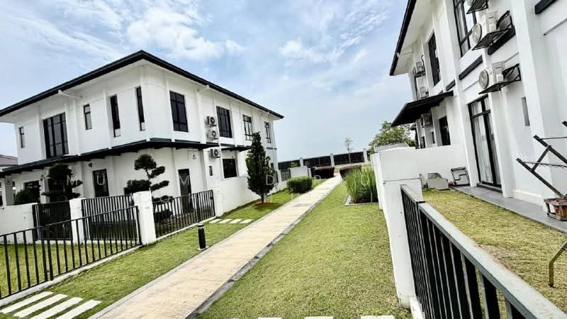 Rumah Berkembar untuk Dijual di Kuala Selangor (Selangor) - Muhammad Ridhwan Mohd Huzairi - Exterior - PropertyGuru.com.my