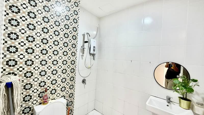 Rumah Berkembar untuk Dijual di Kuala Selangor (Selangor) - Muhammad Ridhwan Mohd Huzairi - Bathroom - PropertyGuru.com.my