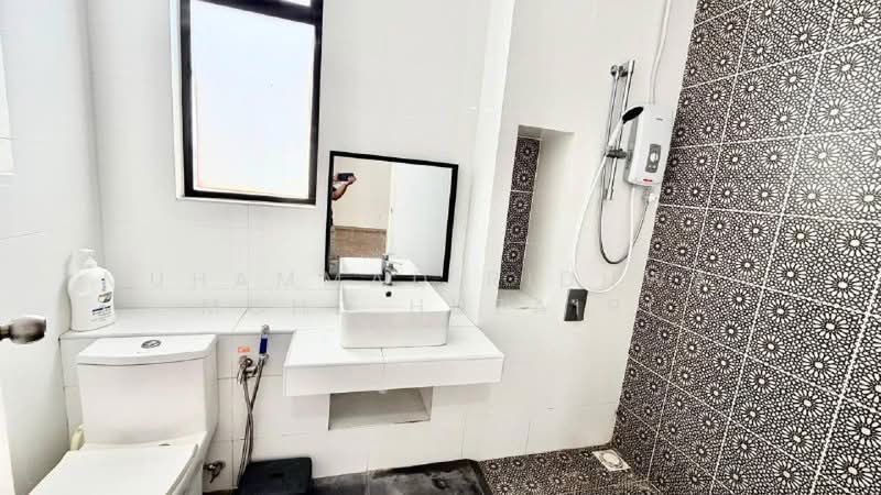 Rumah Berkembar untuk Dijual di Kuala Selangor (Selangor) - Muhammad Ridhwan Mohd Huzairi - Bathroom - PropertyGuru.com.my