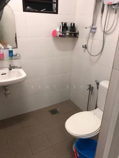 Rumah Teres 2-Tingkat untuk Dijual di Taman Sinaran (Balakong) - Kent Yeo - Bathroom - PropertyGuru.com.my