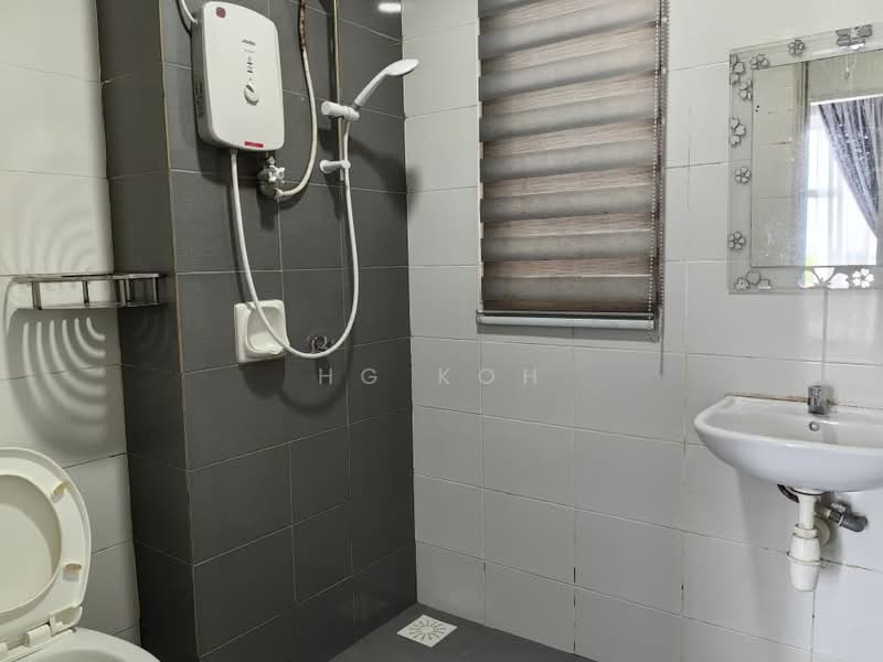 Pangsapuri untuk Disewa di Residensi Rumpun Bahagia (Residensi Melaka Tengah 1) - HG KOH - Bathroom - PropertyGuru.com.my