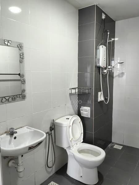 Pangsapuri untuk Disewa di Residensi Rumpun Bahagia (Residensi Melaka Tengah 1) - HG KOH - Bathroom - PropertyGuru.com.my