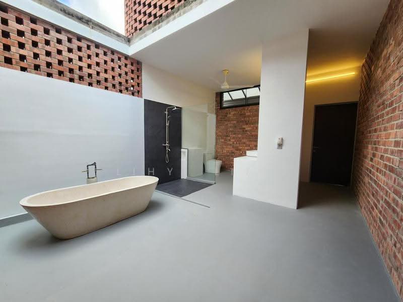 Bungalow House untuk Disewa di Leisure Farm (Gelang Patah) - Lihyi Liew - Bathroom - PropertyGuru.com.my