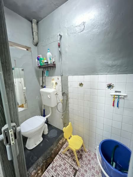 Rumah Teres 2-Tingkat untuk Dijual di Permas Jaya (Johor) - Arshad . - Bathroom - PropertyGuru.com.my