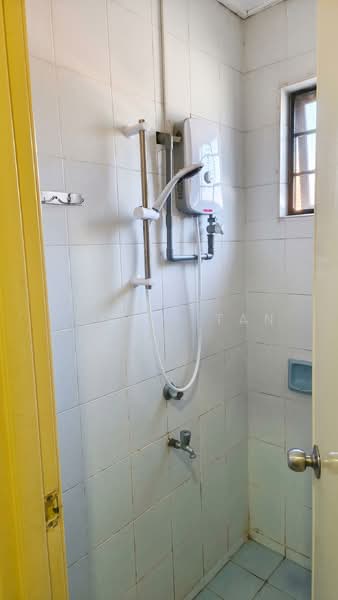 Terraced House for Rent in Bandar Utama (Selangor) - Esther Tan - Bathroom - PropertyGuru.com.my