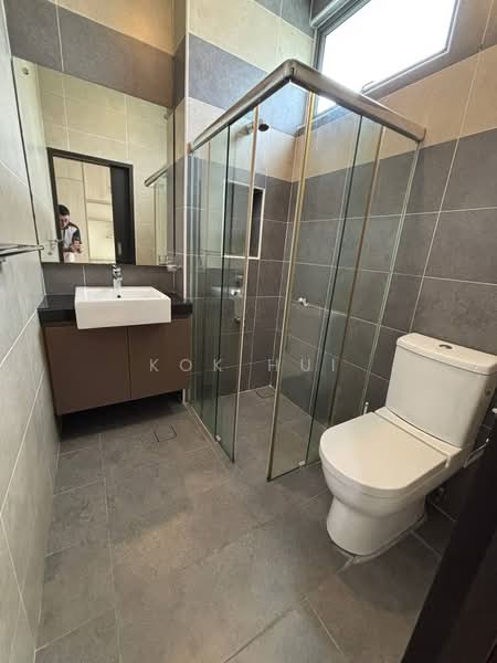 Rumah Berkembar untuk Dijual di Taman Impian Emas (Skudai) - Kok Hui - Bathroom - PropertyGuru.com.my
